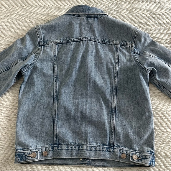Gap Light Denim Jacket Size medium - Picture 2 of 5